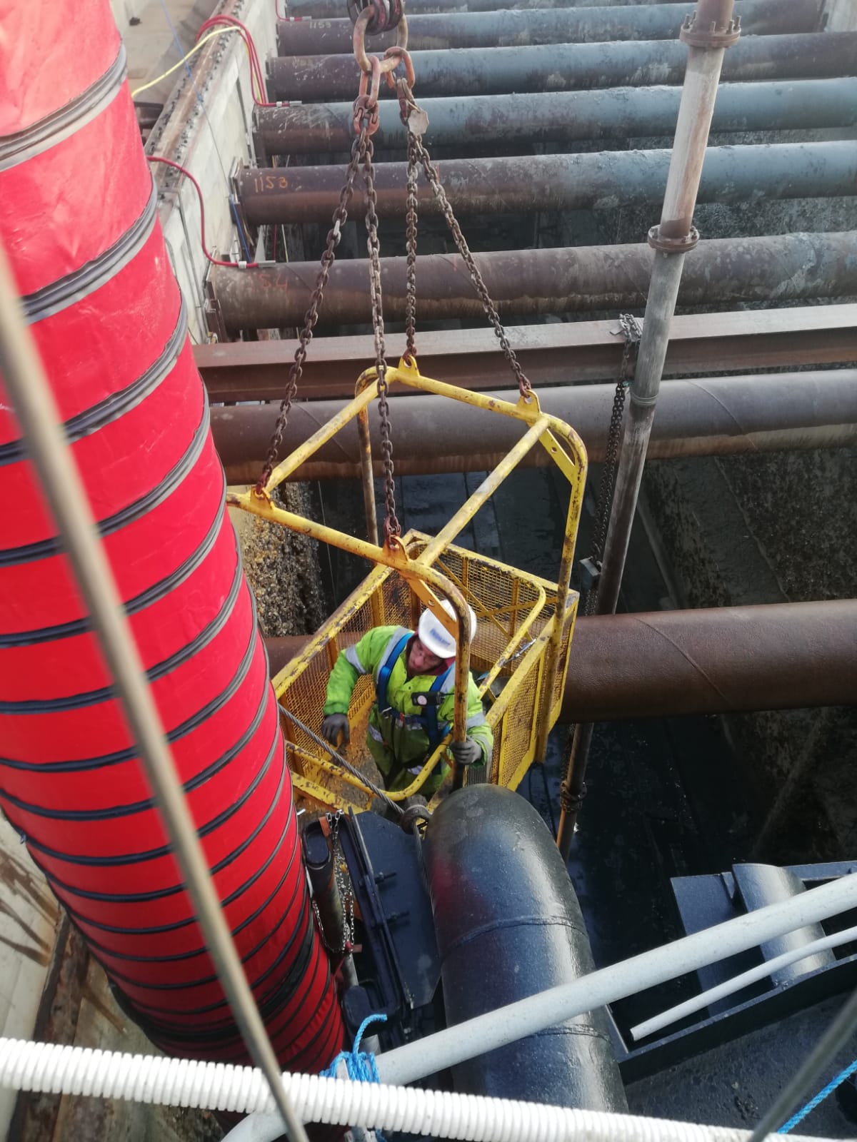 Gaines flexibles Une entreprise de construction loue un système de ventilation durant la rénovation d’un pont-barrage